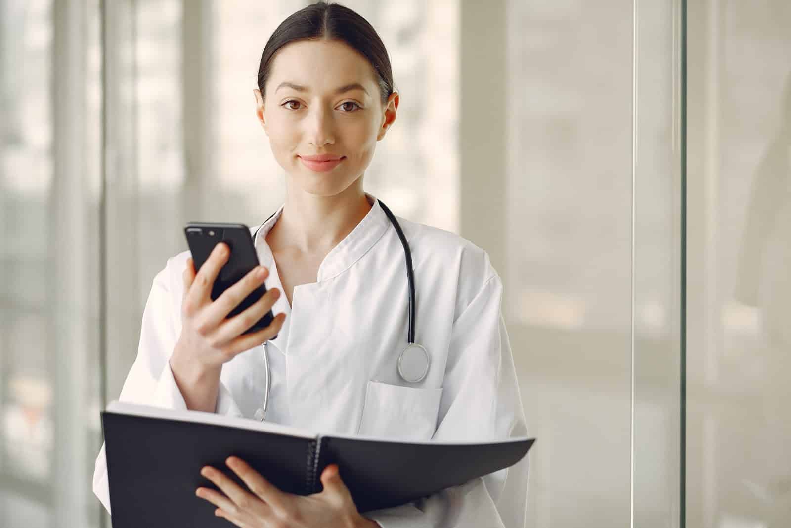 11 Use Cases of Text Messaging in Healthcare