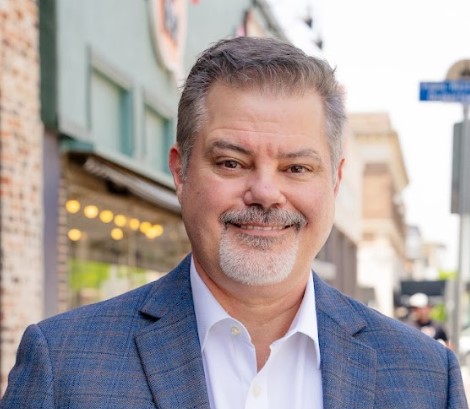 Wade Mosier headshot