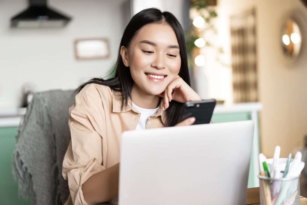 Full Guide to SMS Mobile Marketing (Strategies and Benefits)